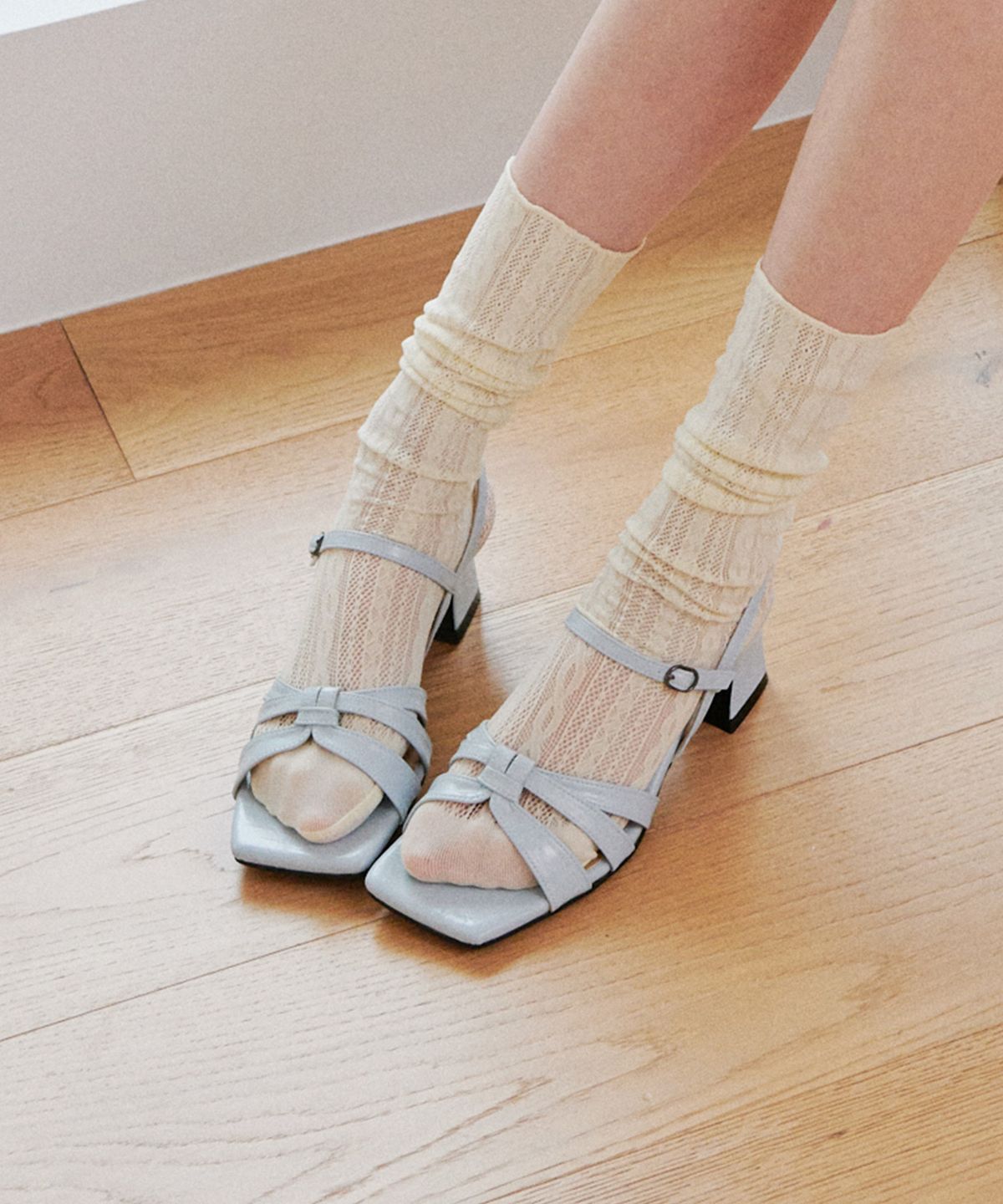 에이티티(ATT) Twist Strap Mid Heel Sandals (att8002)