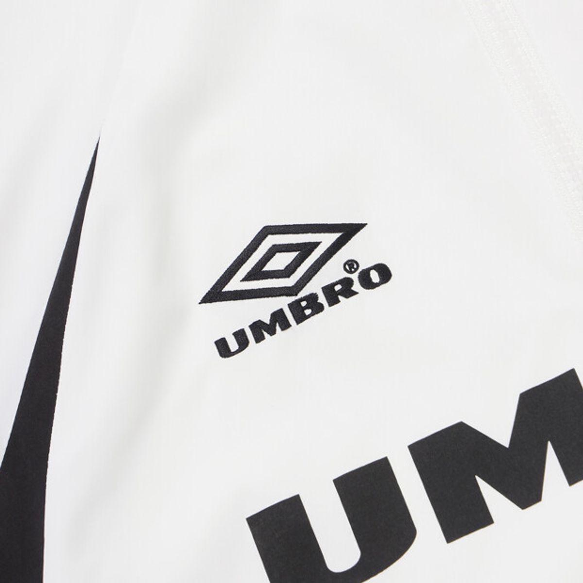 엄브로(UMBRO) HBL 풋볼 헤리티지 반팔 스탠넥 아노락 화이트 UR224CWT51