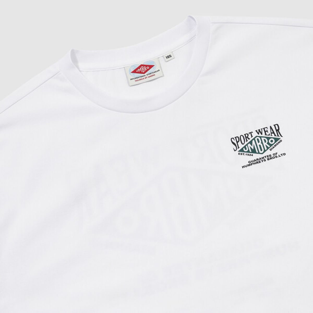엄브로(UMBRO) [QUICK-DRY] HBL 아카이브 로고 프레쉬 반팔 티셔츠 화이트 UR224CRS52