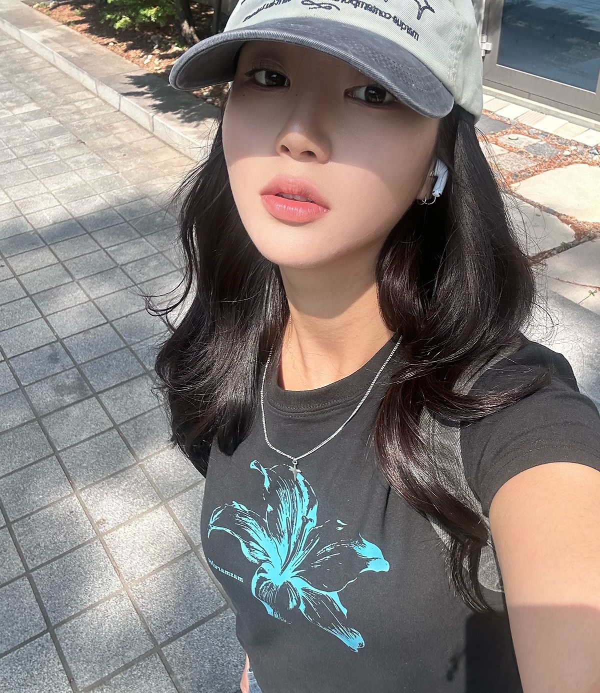 마스마룰즈 어패럴(MASMARULEZ APPAREL) Lily Flower Crop T-Shirt_2 Colors