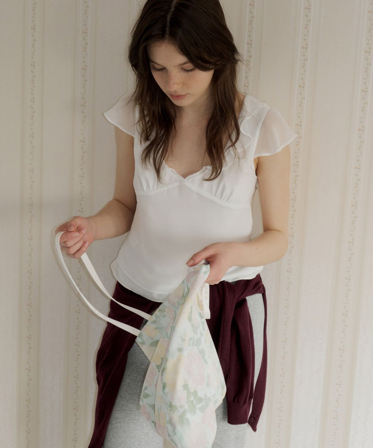 108파운드(108POUND) Petal Blouse_Ivory