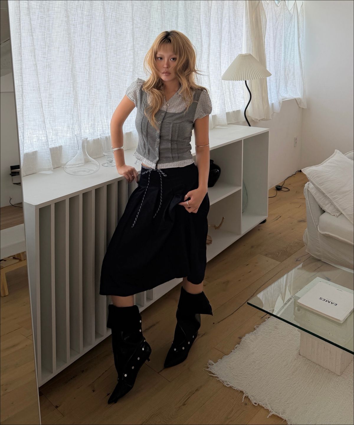 미쏘(MIXXO) 플리츠 미디 스커트_MIWWHG601C