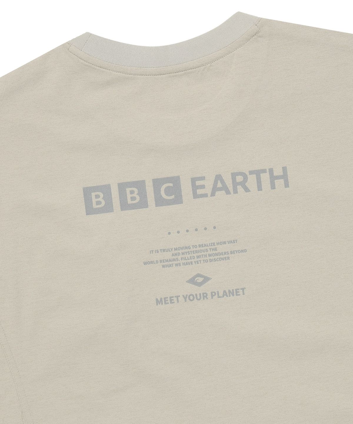 비비씨 어스(BBC EARTH) 피넛 포켓티 베이지