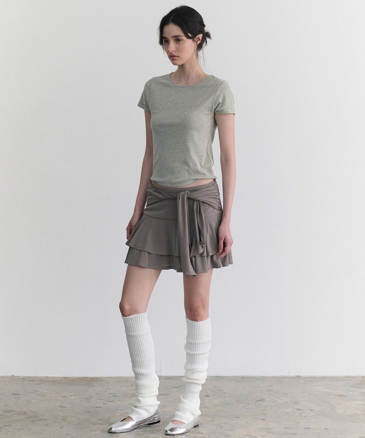 앤니즈(ANDNEEDS) Amalfi ruffle wrap skirt (mocha)