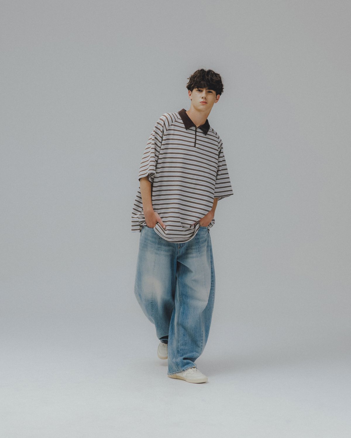 앵글런(ANGLAN) Striped Raglan Half-Zip Polo - Brown
