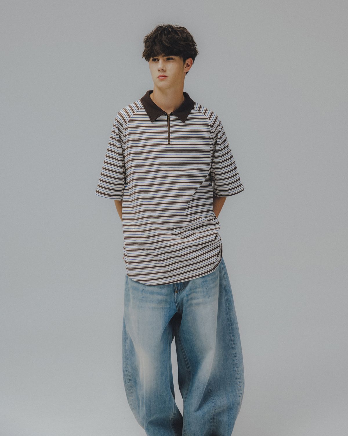 앵글런(ANGLAN) Striped Raglan Half-Zip Polo - Brown