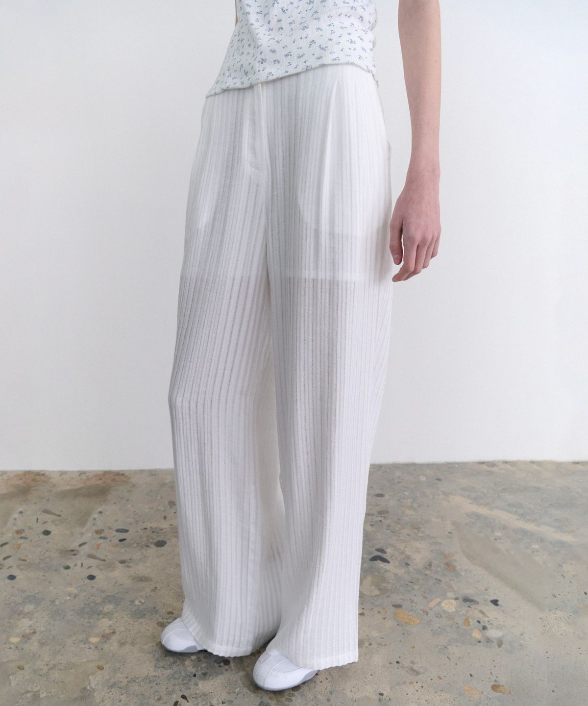 앤니즈(ANDNEEDS) Parco two tuck pants (white)