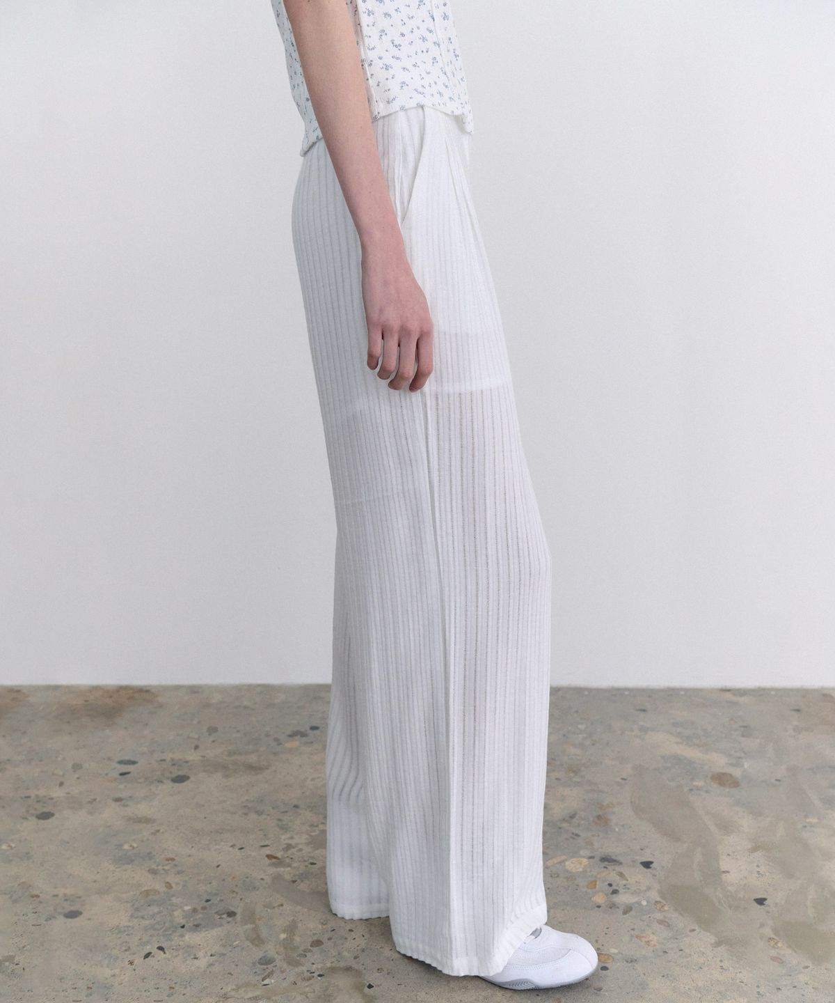 앤니즈(ANDNEEDS) Parco two tuck pants (white)