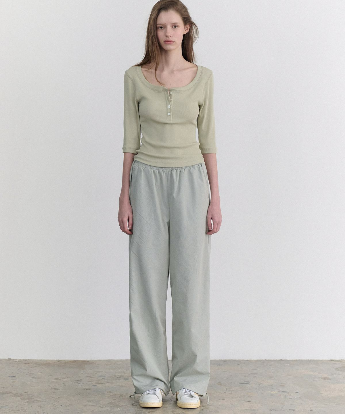 앤니즈(ANDNEEDS) Mellow side string pants (khaki)