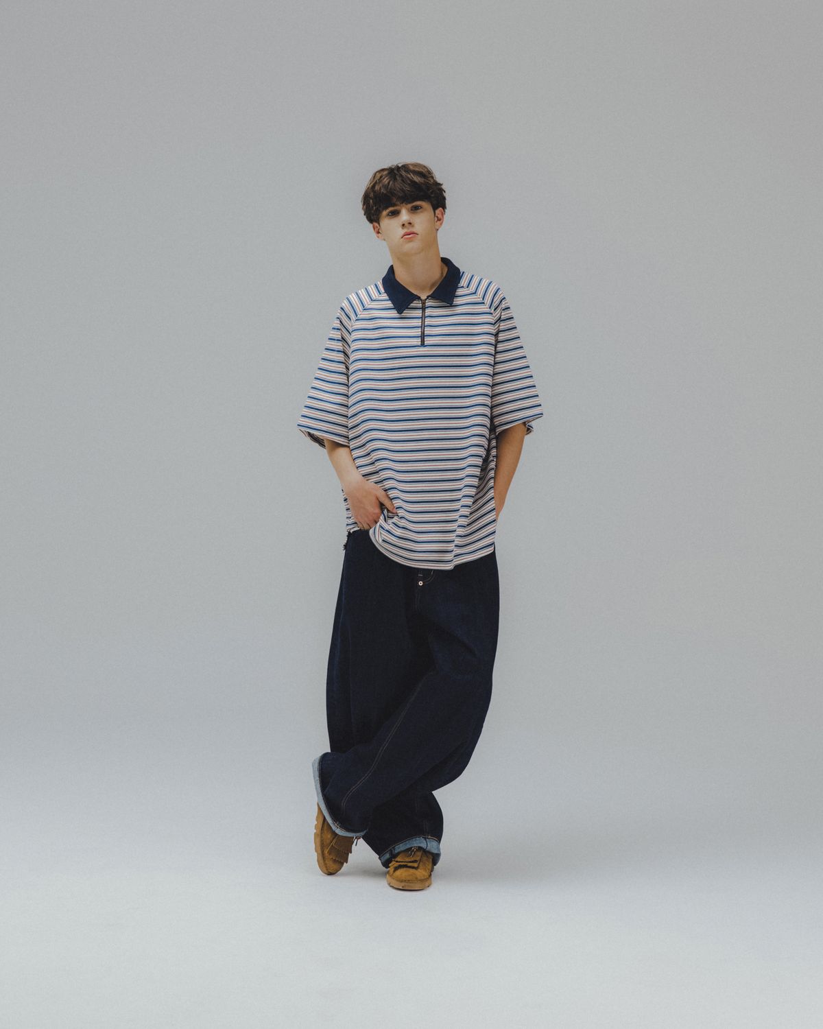 앵글런(ANGLAN) Striped Raglan Half-Zip Polo - Navy