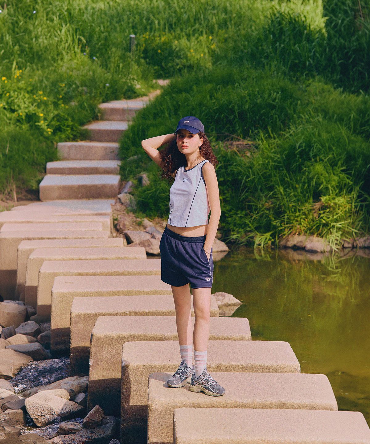 리복(REEBOK) 파이핑 프레쉬 링거 탱크 탑 (W) - 화이트
