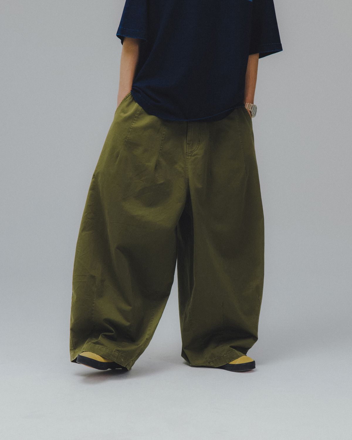 앵글런(ANGLAN) Washed Balloon Pants - Khaki