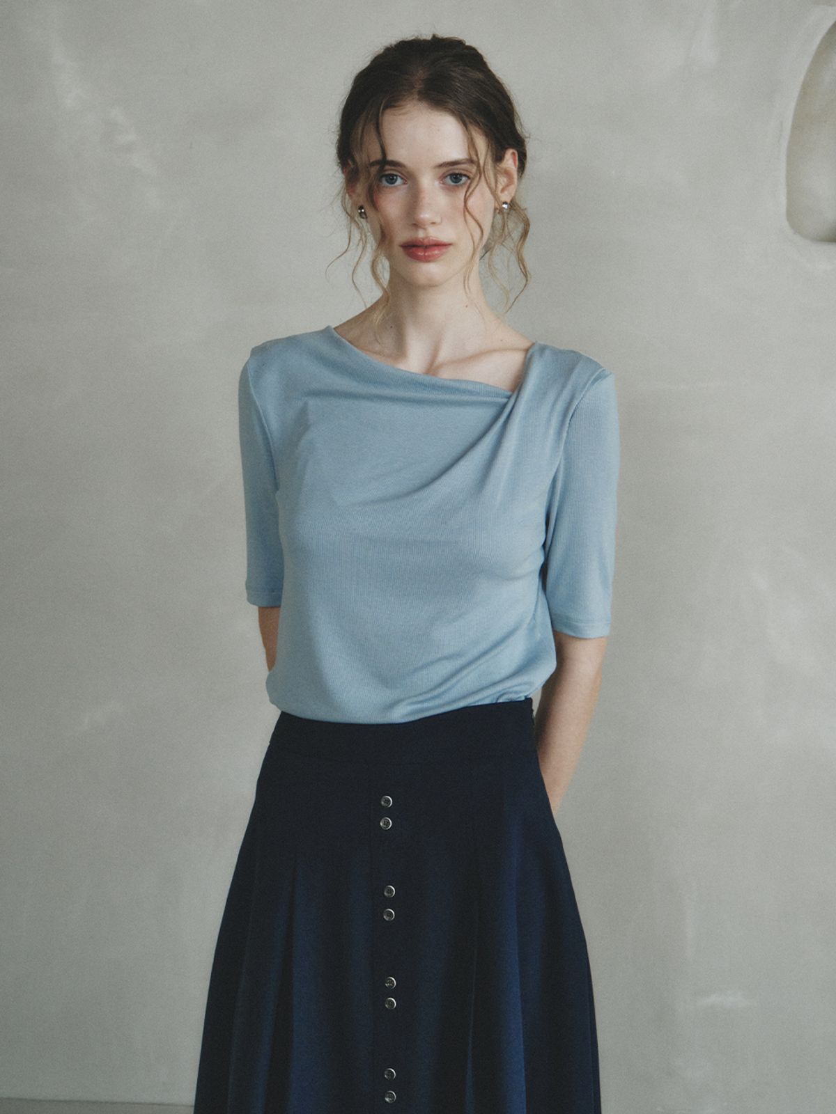 르니나(LENINA) LOREN drape neck t-shirt_SKY BLUE