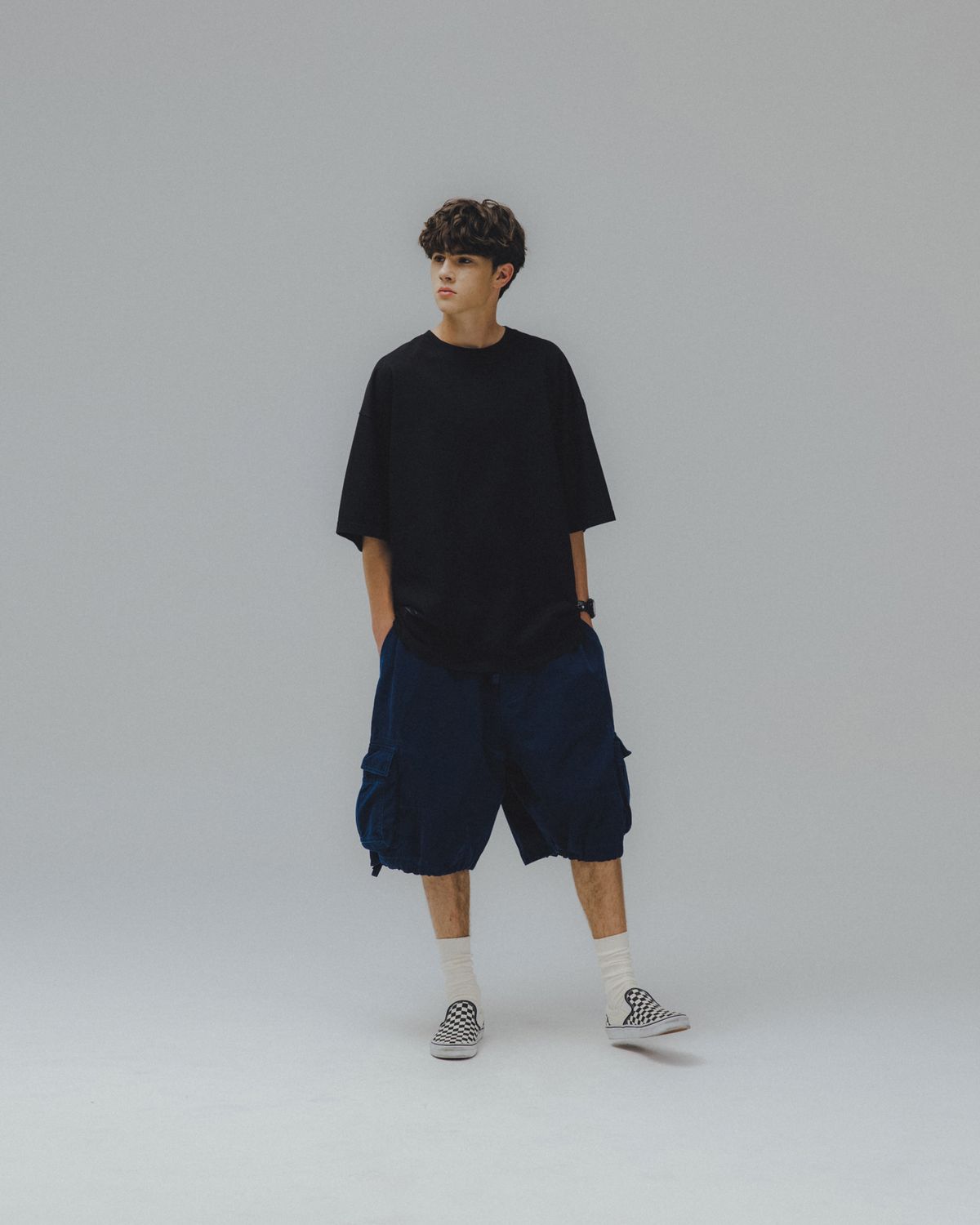 앵글런(ANGLAN) Essential Layer Half Tee - Black