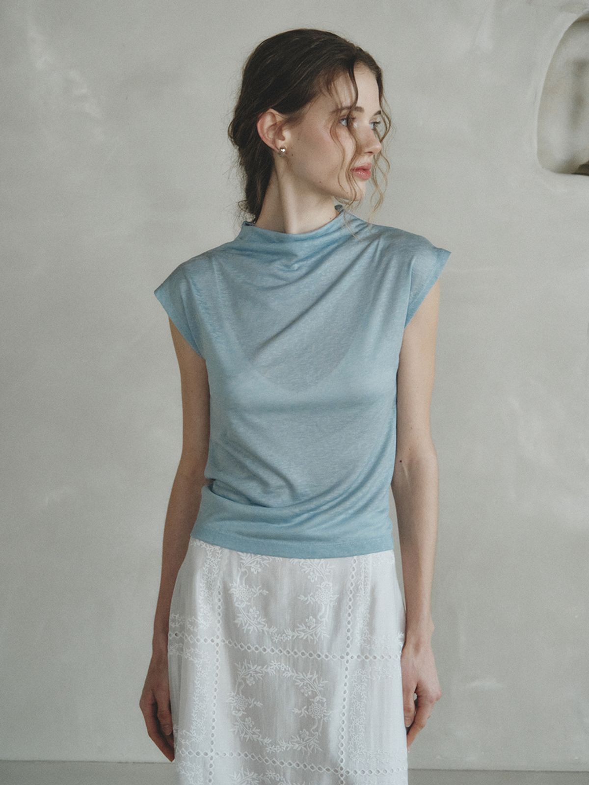 르니나(LENINA) MARGARET half turtleneck T-shirt_SKY BLUE