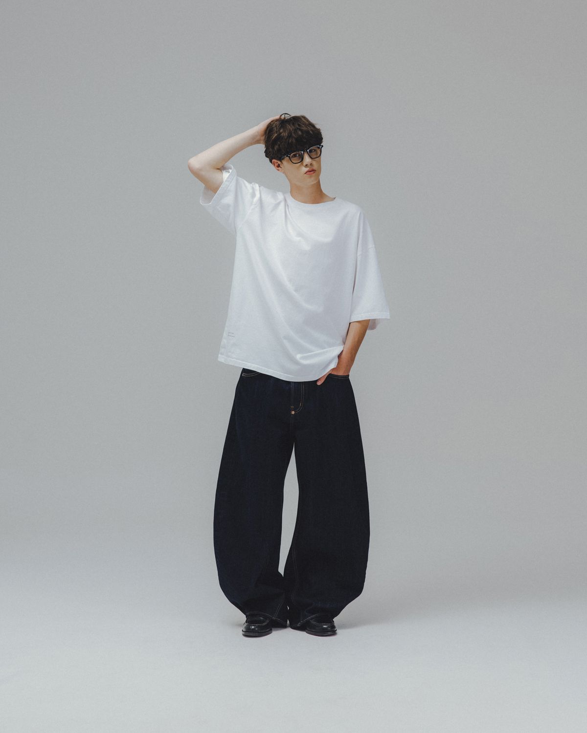 앵글런(ANGLAN) Essential Layer Half Tee - White