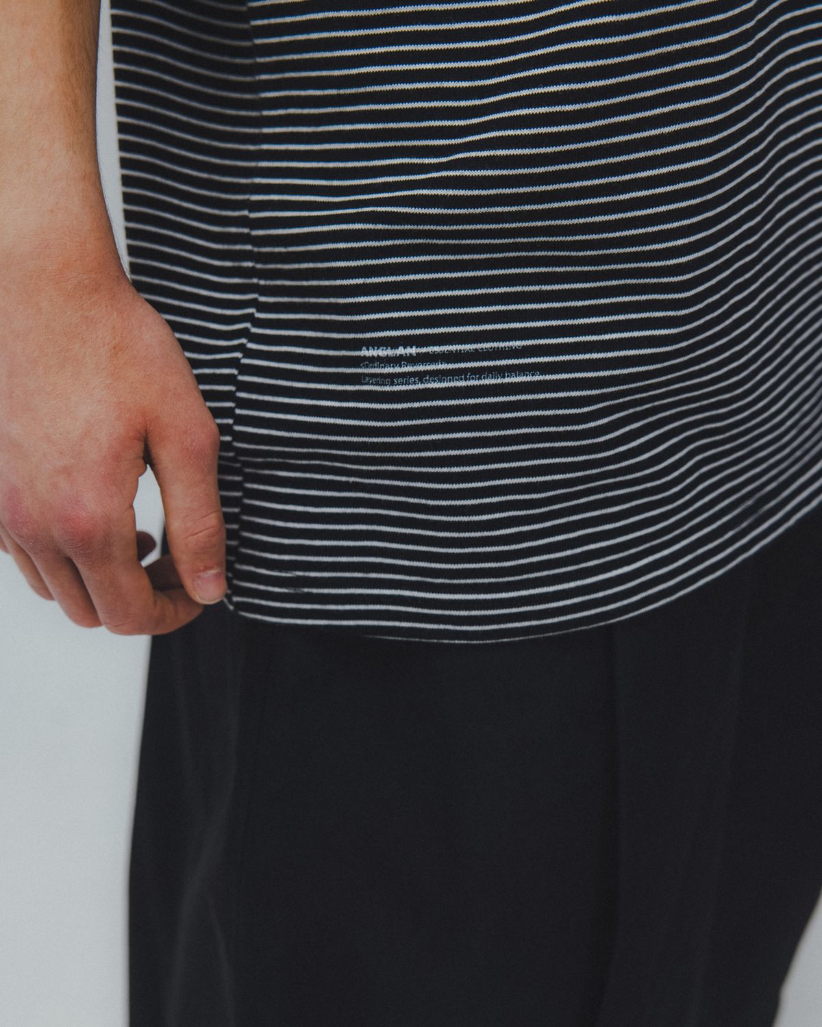 앵글런(ANGLAN) Essential Layer Half Tee - Striped