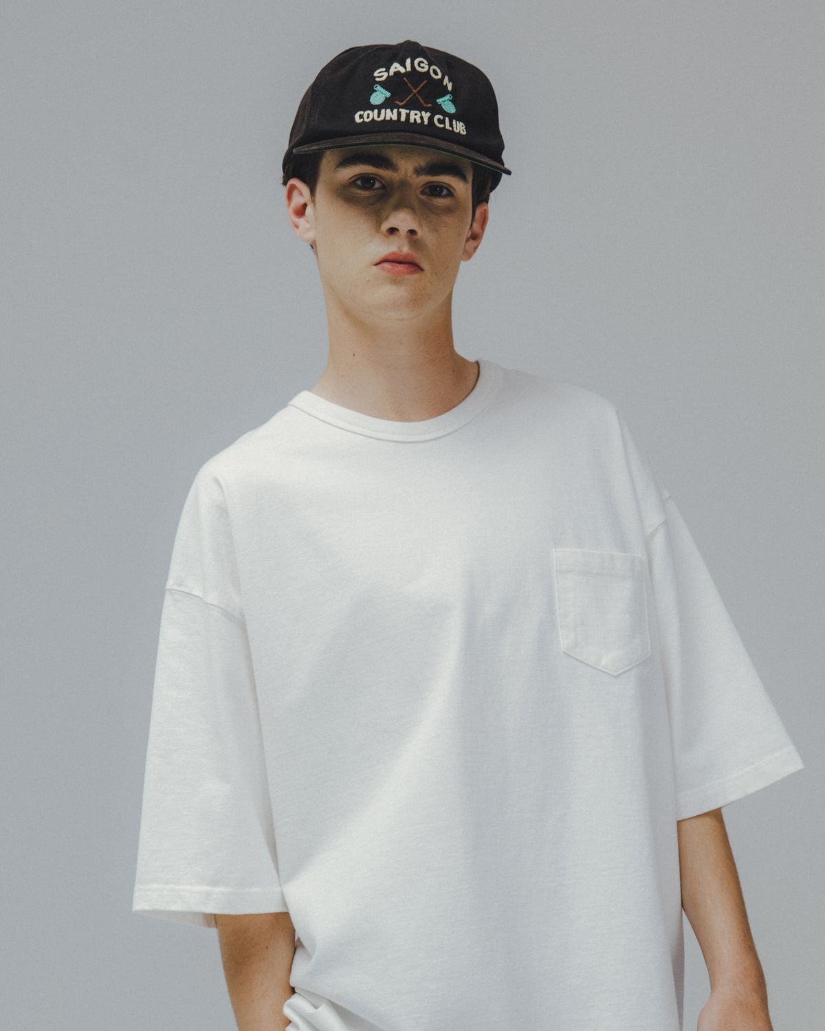 앵글런(ANGLAN) Essential Pocket Half Tee - White