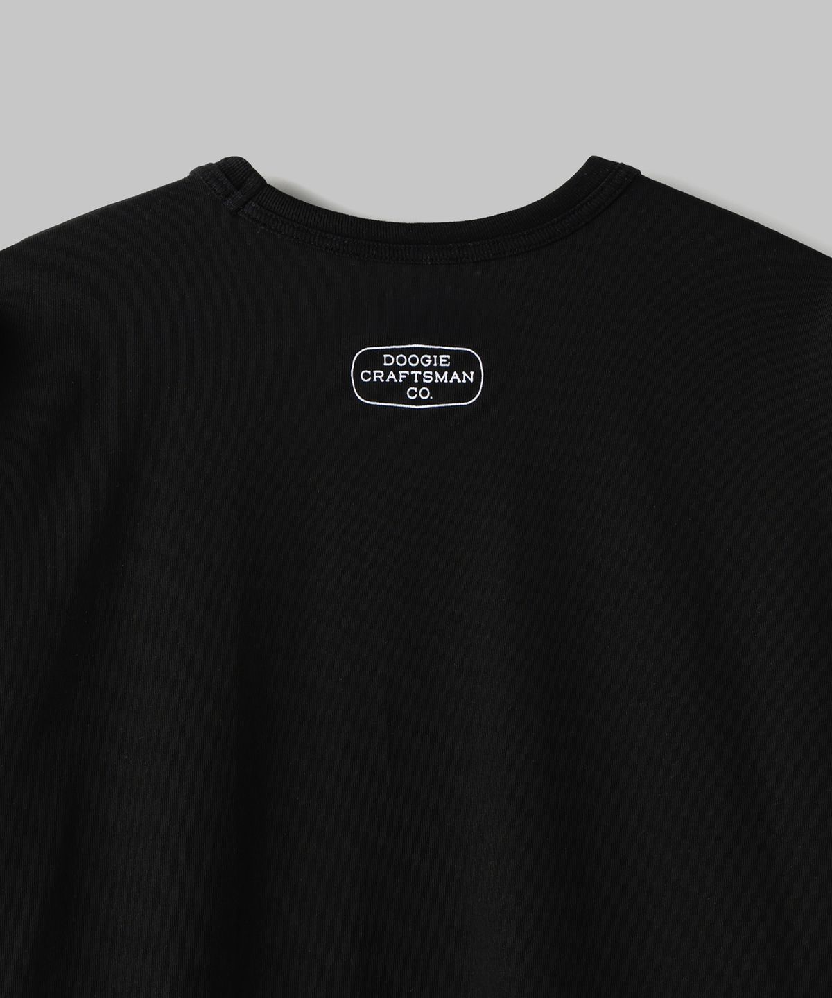 두기스 서플라이 컴퍼니(DOOGIES SUPPLY CO) Loose Pocket Short Sleeve NN Logo Tee