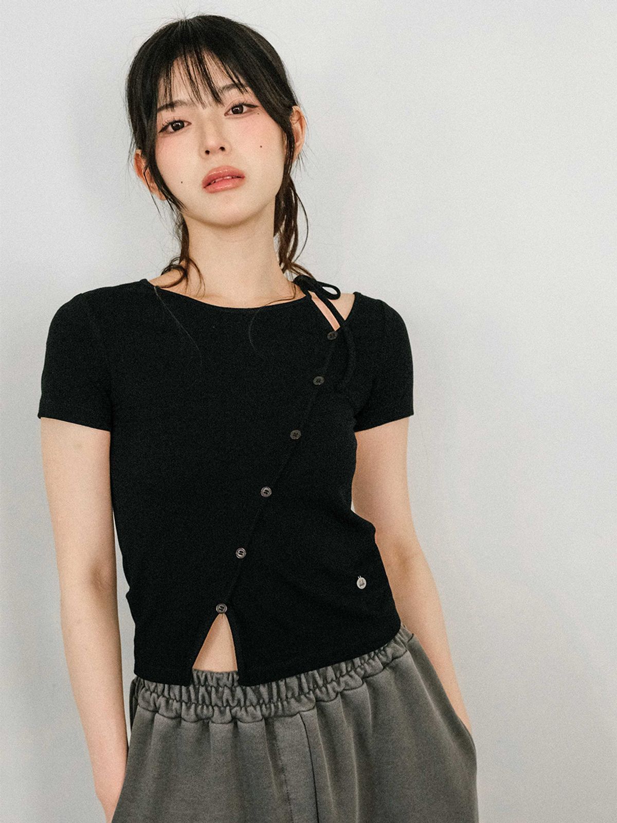쿨키튼(KOOLKITTEN) 리본 타이 슬림 핏 골지 티 3colors