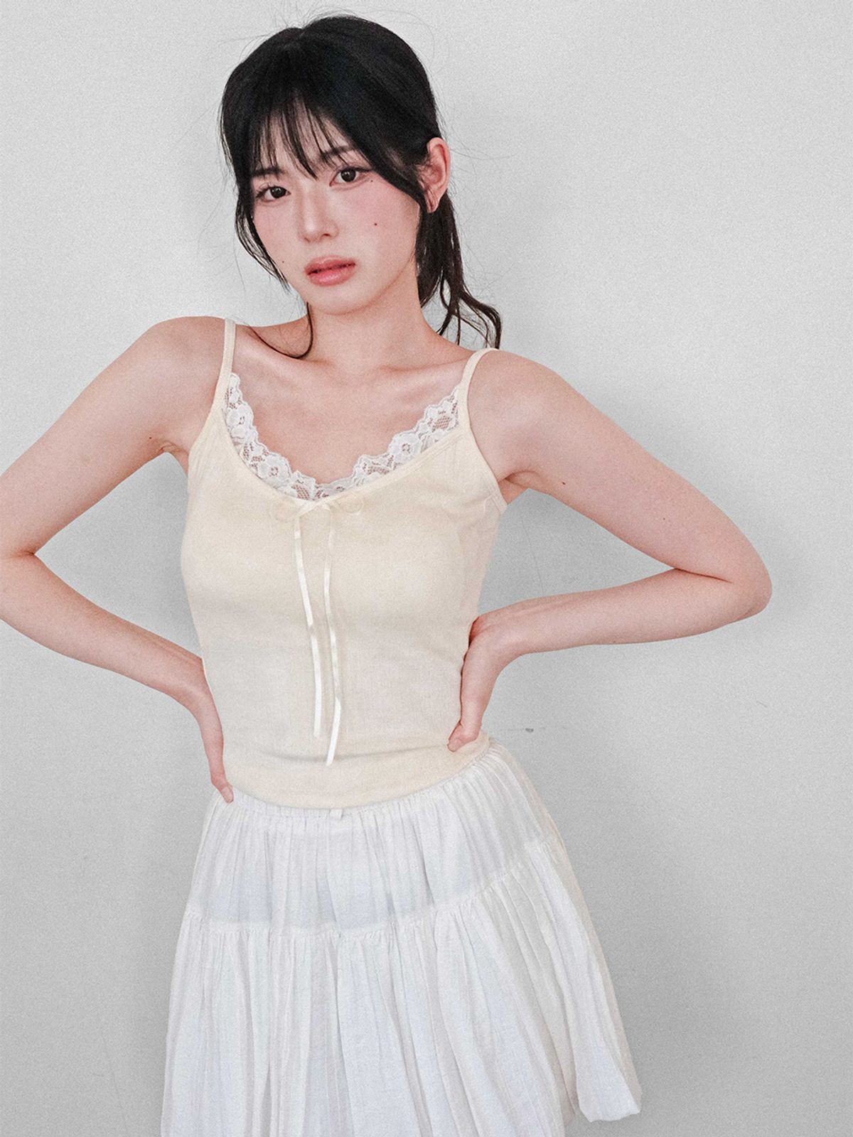 쿨키튼(KOOLKITTEN) 슬림 레이스 브이라인 카미 4colors