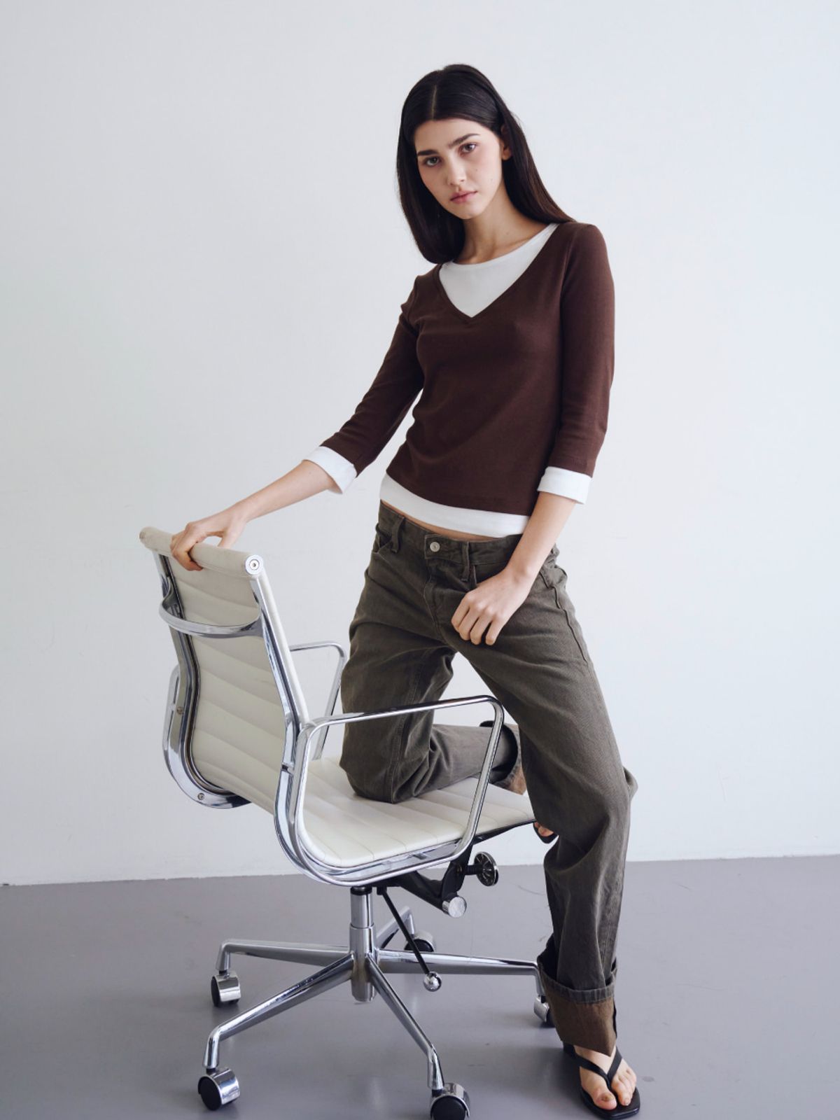 웨이브유니온(WAVE UNION) Layered V-neck Three-quarter sleeve top Brown