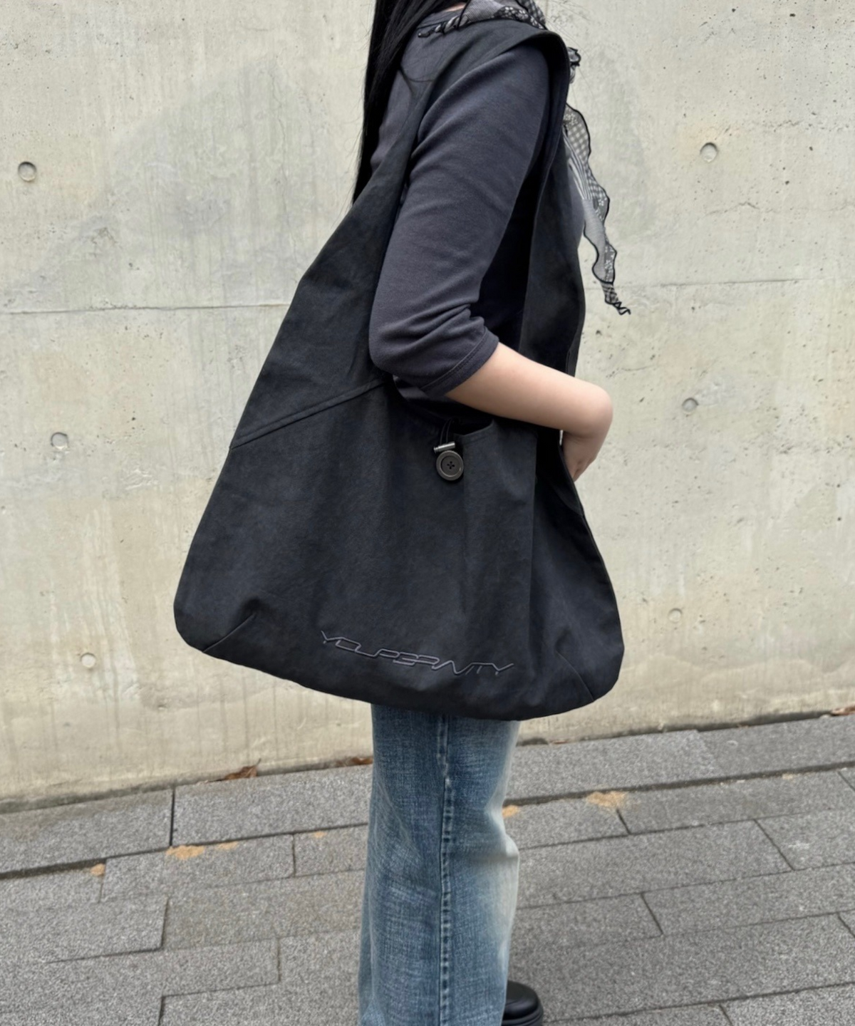유어그래비티(YOURGRAVITY) String Shoulder Bag - charcoal