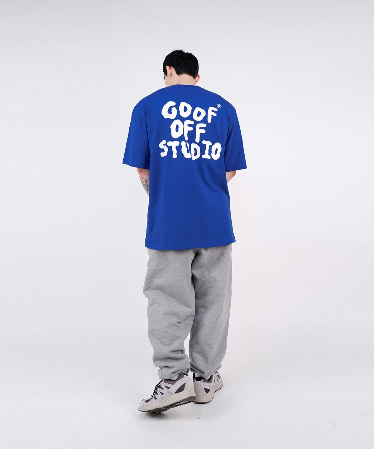 구프오프스튜디오(GOOFOFFSTUDIO) GOFS 메인 로고 티셔츠 블루