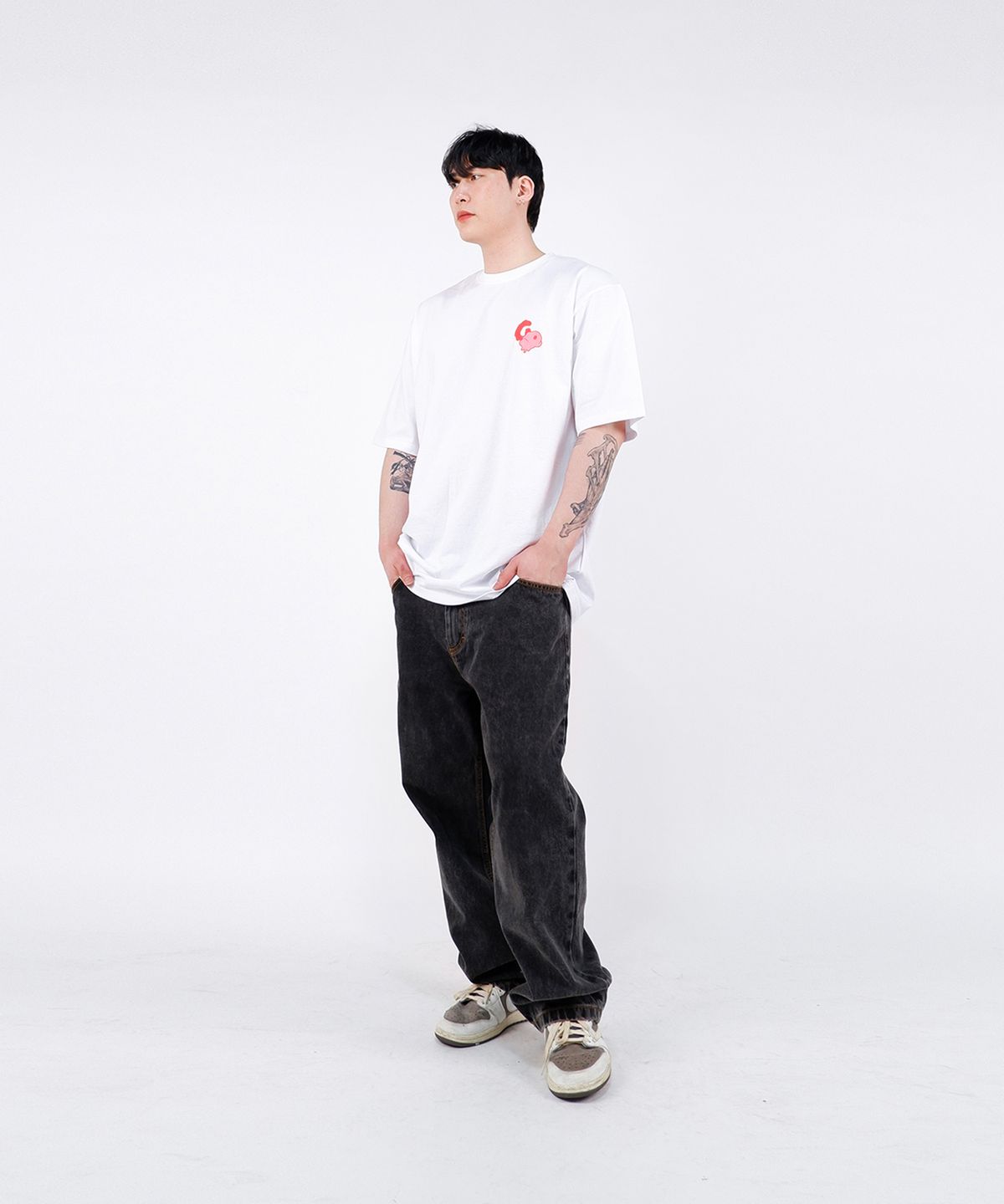 구프오프스튜디오(GOOFOFFSTUDIO) GOS 메인로고 티 - 화이트
