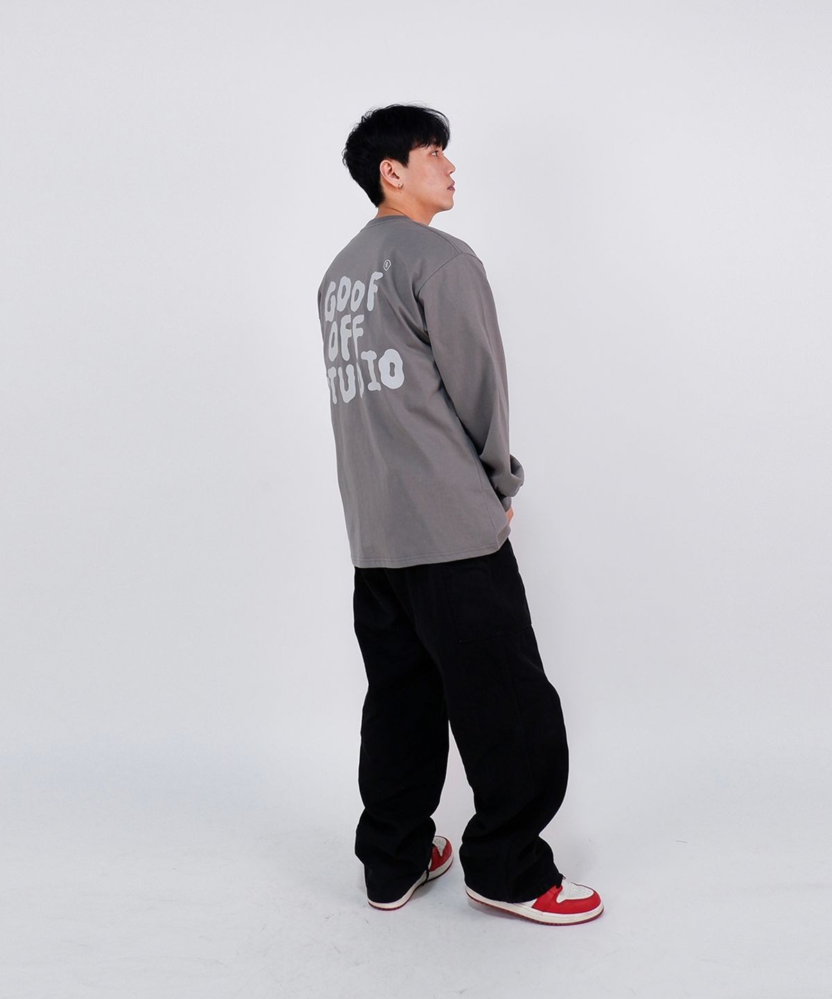 구프오프스튜디오(GOOFOFFSTUDIO) GOFS 메인 로고 롱 슬리브 - 딥 그레이