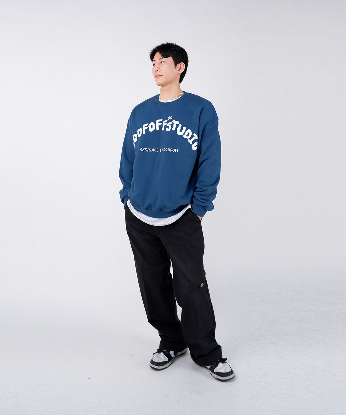 구프오프스튜디오(GOOFOFFSTUDIO) GOFS 로고 스웻 셔츠 - 딥 블루