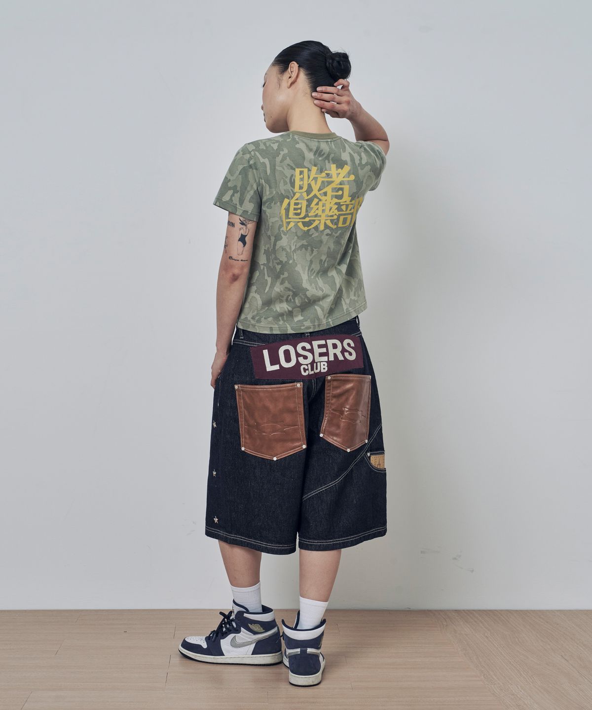 루저스클럽(LOSERS CLUB) 레더 패치 스타 스터드 버뮤다 데님팬츠 인디고