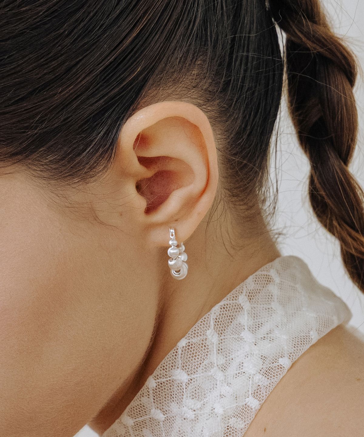 하스(HAS) [Silver 925] HMS010 Textured Silver Ball Hoop Earrings