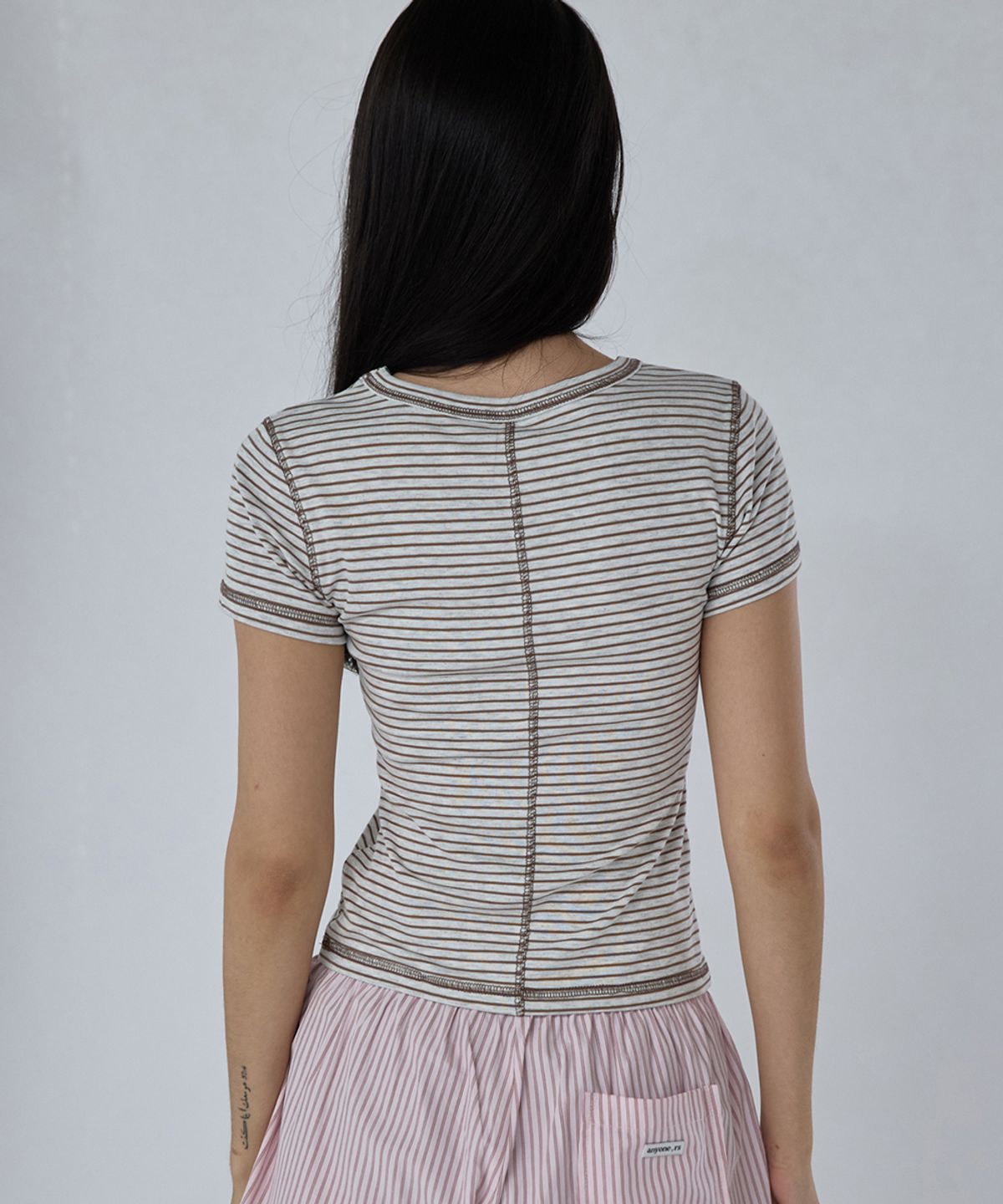 렌세(RENSE) Slim Fit Striped Tee Beige