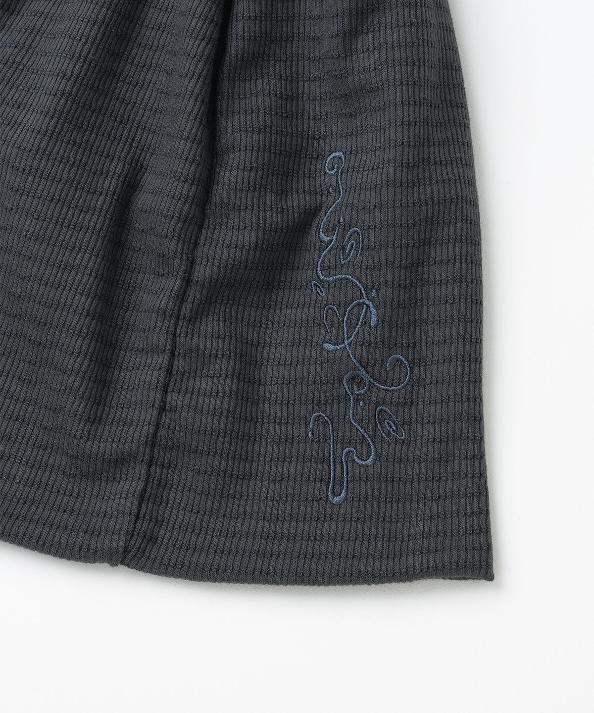 밀로 우먼(MILLO WOMEN) 와이드 슬럽 비니 [차콜]