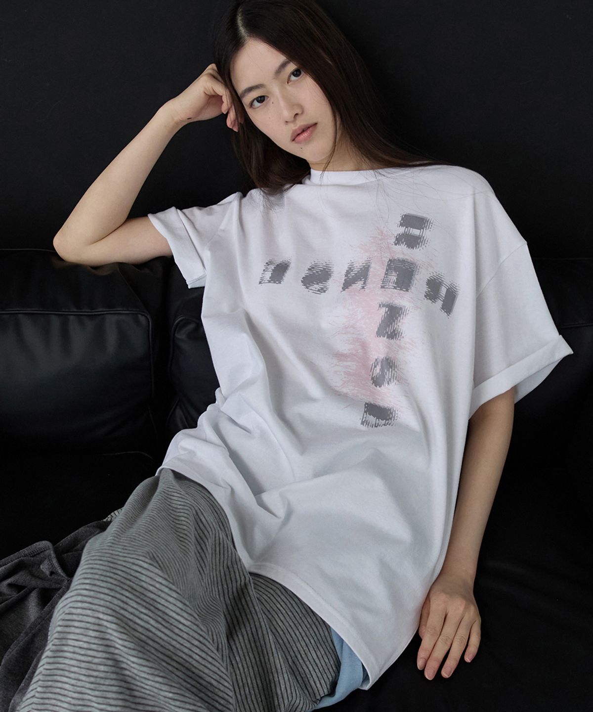 렌세(RENSE) Oversized Logo Graphic Tee White