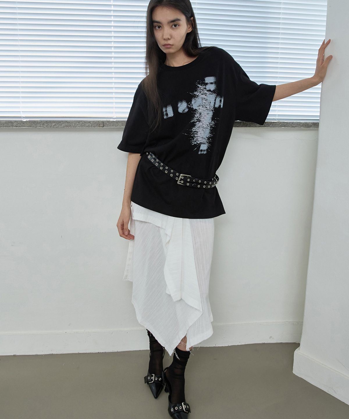 렌세(RENSE) Oversized Logo Graphic Tee Black