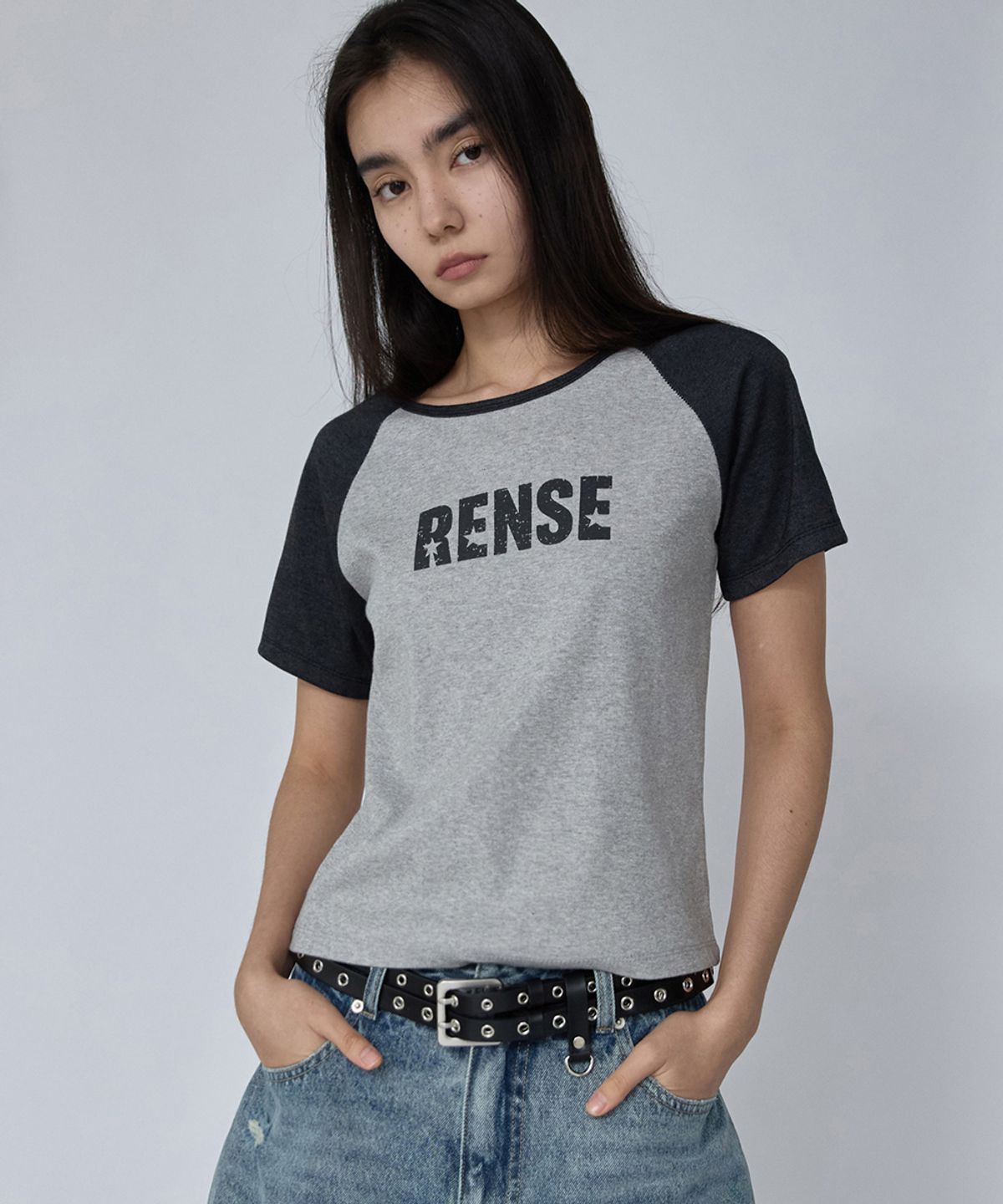 렌세(RENSE) Raglan Color Block Logo Tee Charcoal