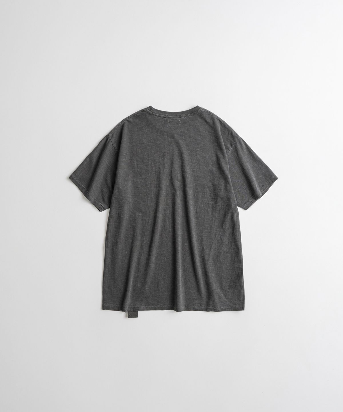 비헤비어(BEHEAVYER) 19XX GRAPHIC TUBLAR T-SHIRTS charcoal