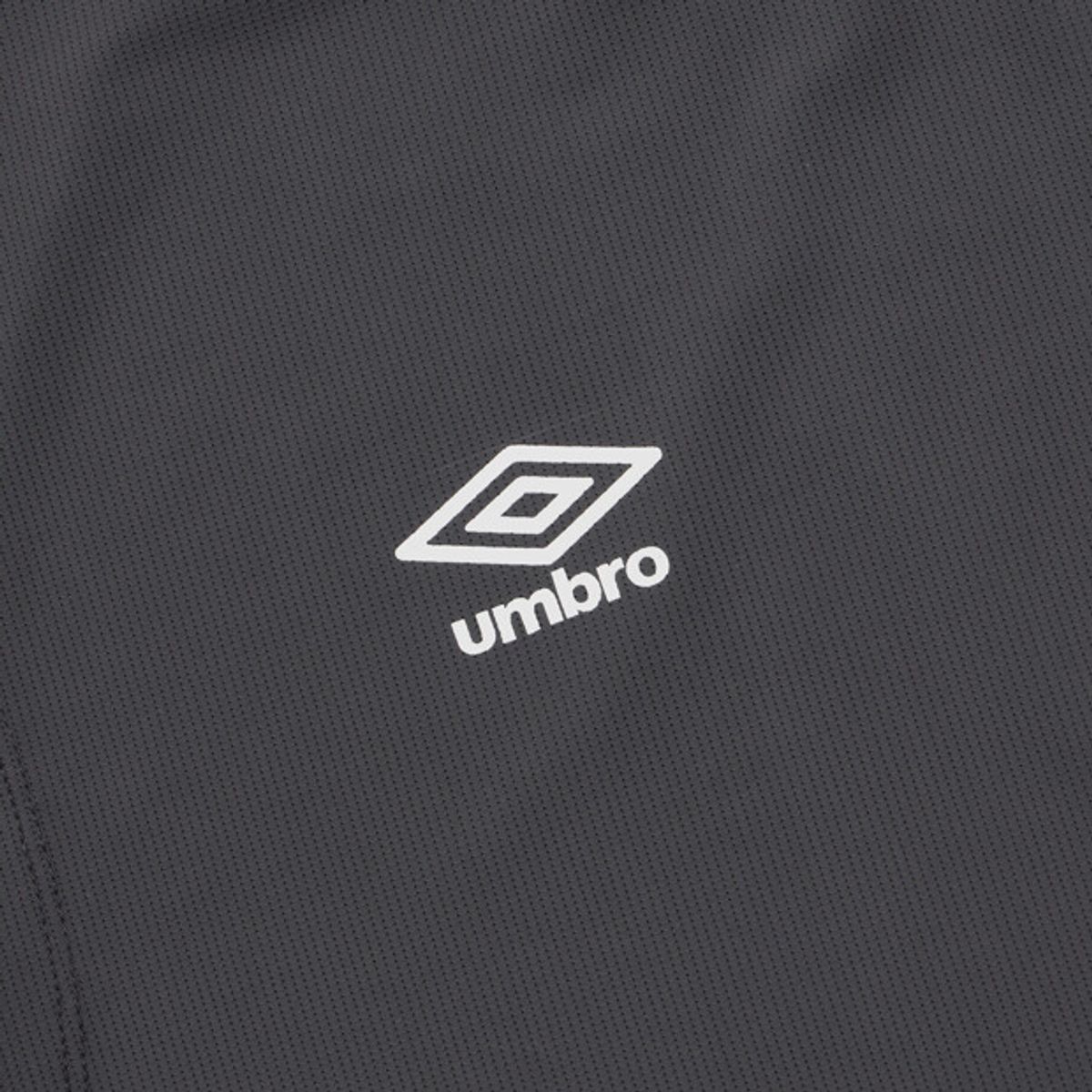 엄브로(UMBRO) [COOLING] 슬로우킥 냉감 메쉬 레터링 슬리브리스 티셔츠 차콜 UR221SSL53