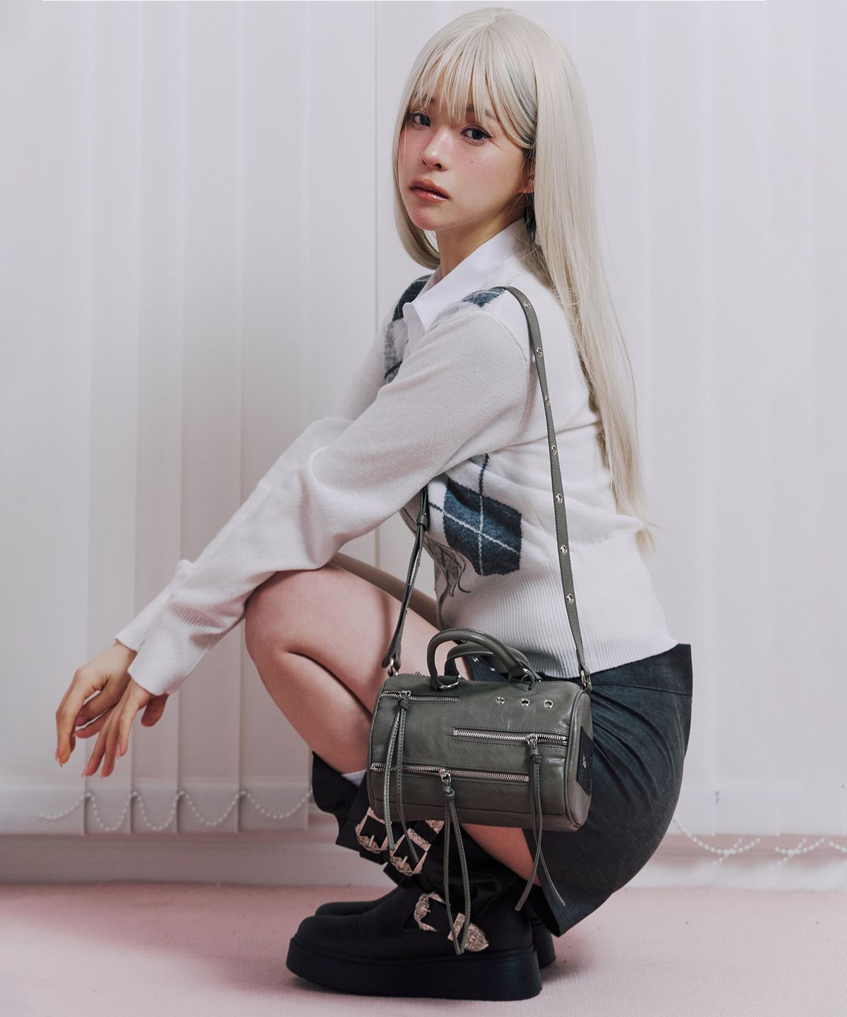 일리오(ILLIO) Taupe Zipper Rider Mini Bag