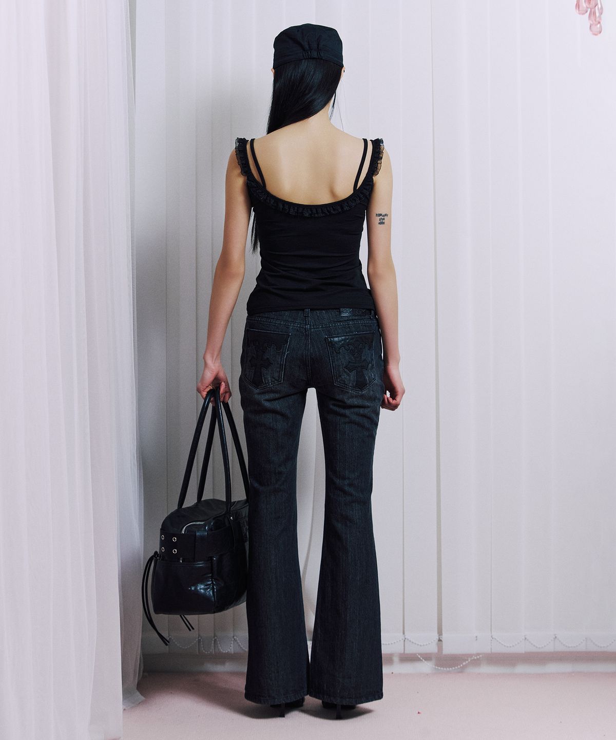 일리오(ILLIO) Black Eyelet belt Boston bag