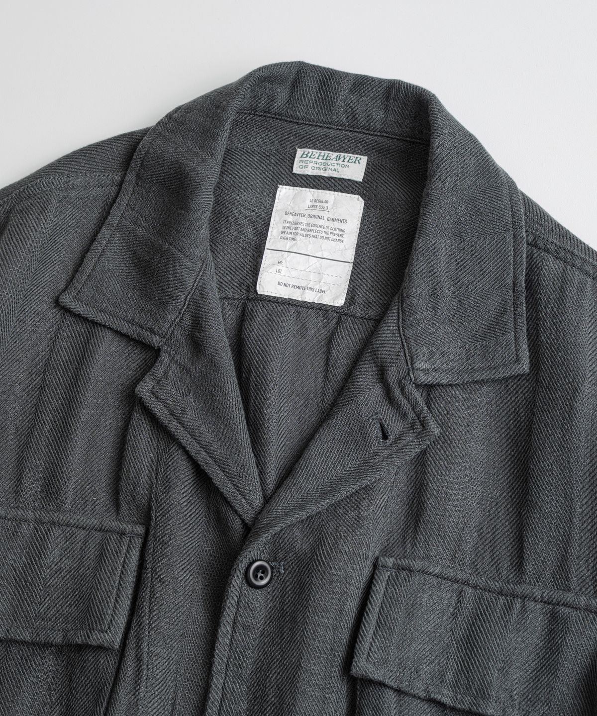 비헤비어(BEHEAVYER) DYED HBT LINEN M43 1/2 SHIRTS anthracite