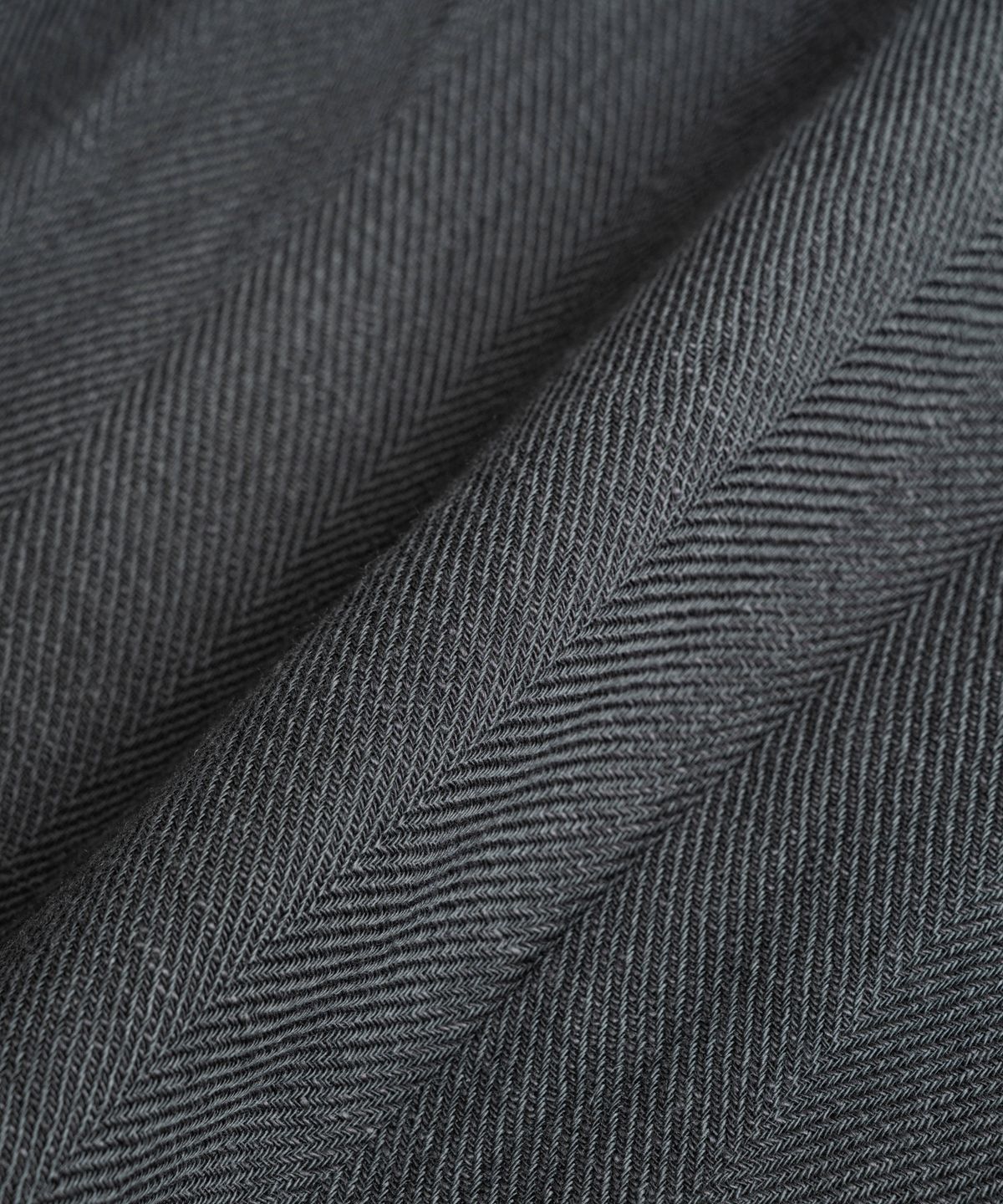비헤비어(BEHEAVYER) DYED HBT LINEN M43 1/2 SHIRTS anthracite