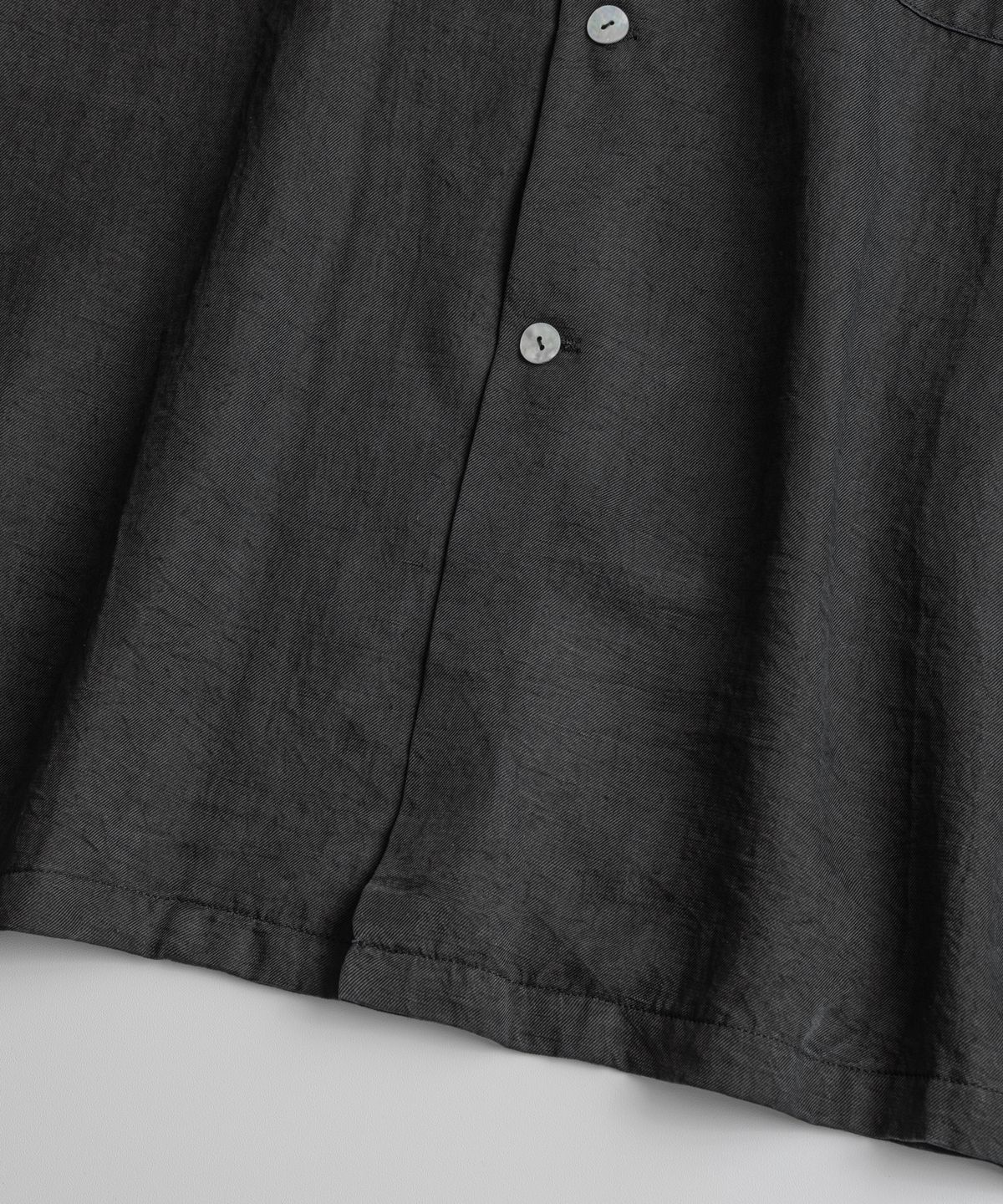 비헤비어(BEHEAVYER) DYED CUPRO BOWLING 1/2 SHIRTS anthracite