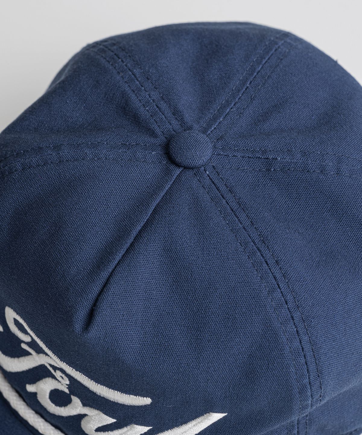 비헤비어(BEHEAVYER) 19XX ROPE TRUCKER CAP navy