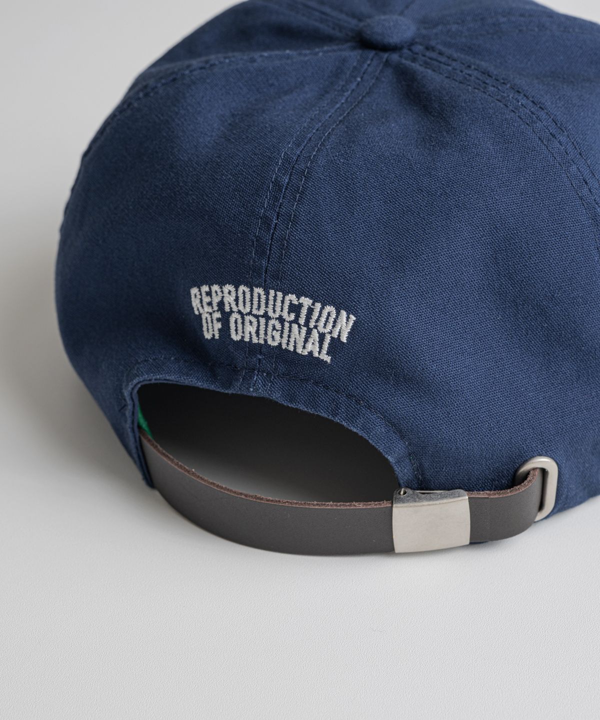 비헤비어(BEHEAVYER) 19XX ROPE TRUCKER CAP navy
