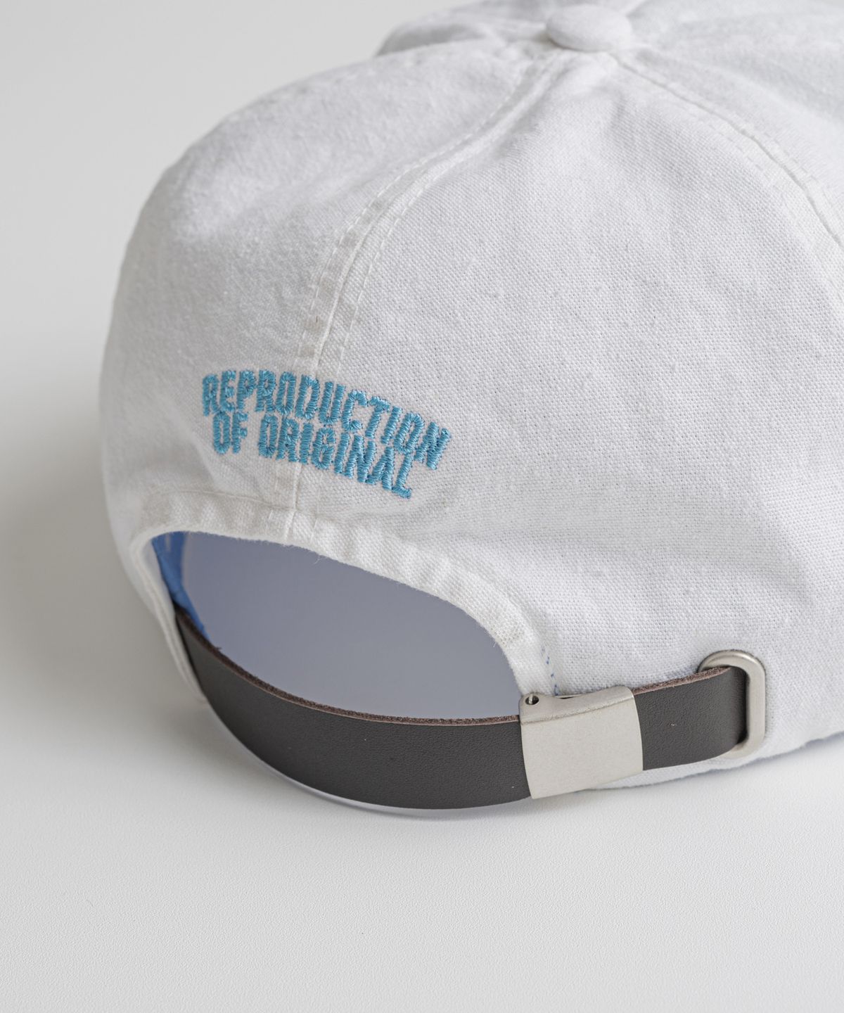 비헤비어(BEHEAVYER) 19XX ROPE TRUCKER CAP off white