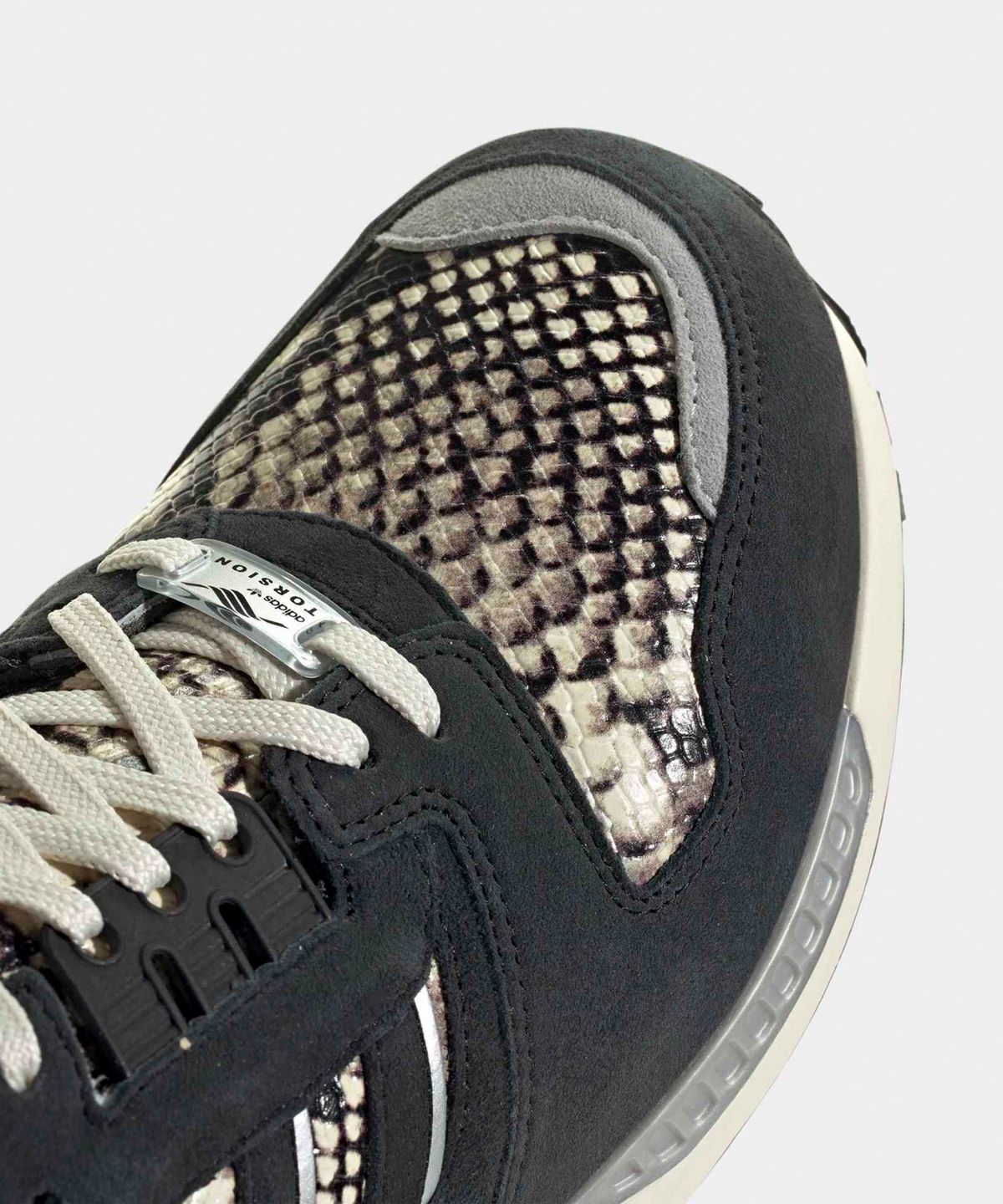 아디다스(ADIDAS) ZX 8000 - 블랙:크림화이트 / KI1383