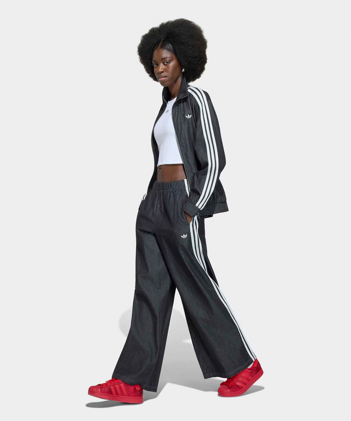 아디다스(ADIDAS) 서머 글로우 라이트 데님 파이어버드 트랙탑 - 미디엄블랙데님 / KW8758